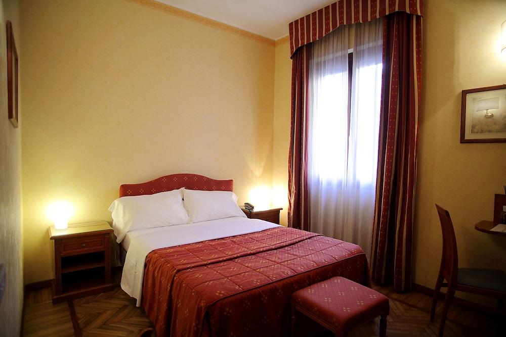 Hotel Cavour Rapallo Exterior foto