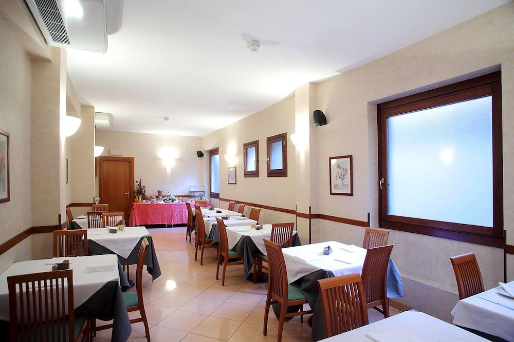 Hotel Cavour Rapallo Exterior foto