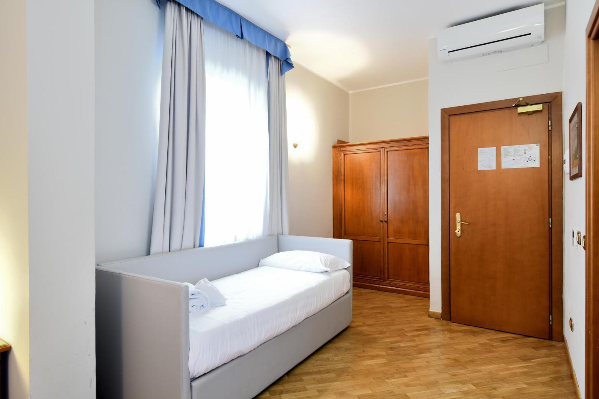 Hotel Cavour Rapallo Exterior foto