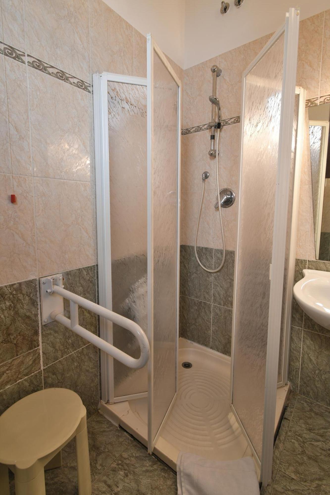 Hotel Cavour Rapallo Exterior foto