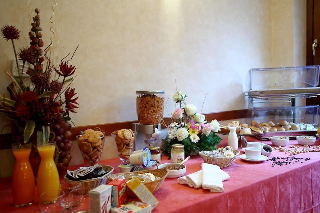 Hotel Cavour Rapallo Exterior foto
