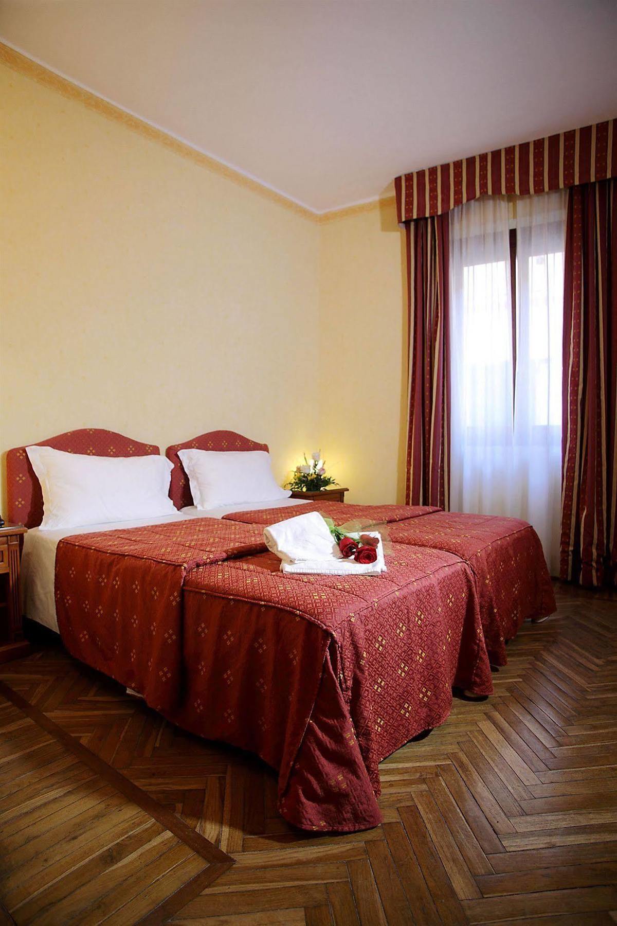 Hotel Cavour Rapallo Exterior foto